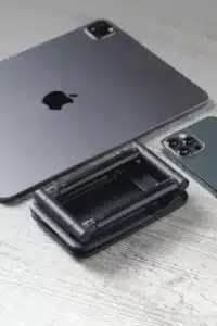 Gadgetoo Momax Ps6 Fold Stand Universal For Phone &Amp; Tab
