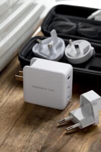 Gadgetoo Momax Oneplug 65W 3 Port Gan Charger Um21