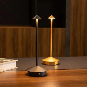 Gadgetoo Creative Dining Touch Led Table Decorative Lamp Rechargeable With Type-C Charging Gadgetoo Creative Dining Touch Led Table Decorative Lamp Rechargeable With Type-C Charging