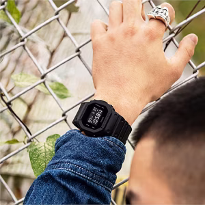 Gadgetoo Casio G-Shock Digital 5600 Series Dw-5600Bb-1