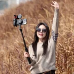 Ulanzi MA35 MagSafe Bluetooth Smartphone Camera Shutter and Grip - Image 5