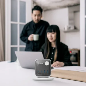 Gadgetoo Momax 1-Charge Work Flow 3-Outlet Gan Power Cube 25W With Usb Ports
